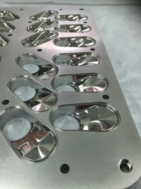 Gefreesde aluminium matrijs gepolijst